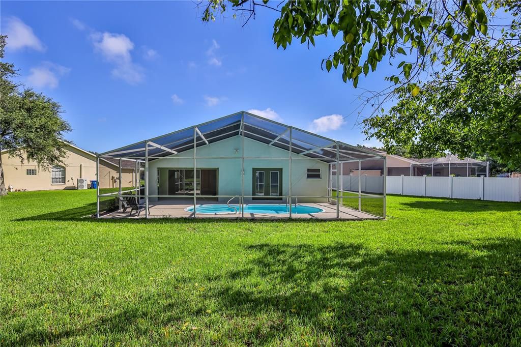 For Sale: $370,000 (3 beds, 2 baths, 1598 Square Feet)