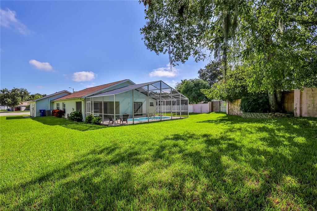For Sale: $370,000 (3 beds, 2 baths, 1598 Square Feet)
