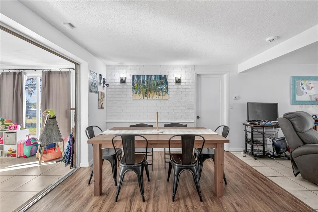 : $265,000 (3 спален, 2 ванн, 1422 Квадратных фут)