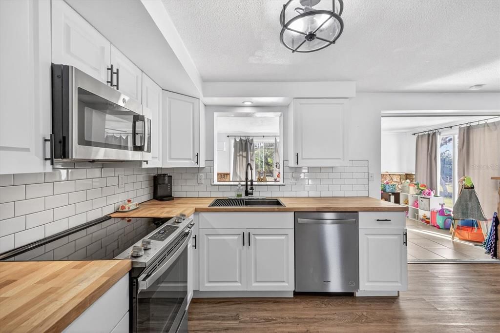 : $265,000 (3 спален, 2 ванн, 1422 Квадратных фут)
