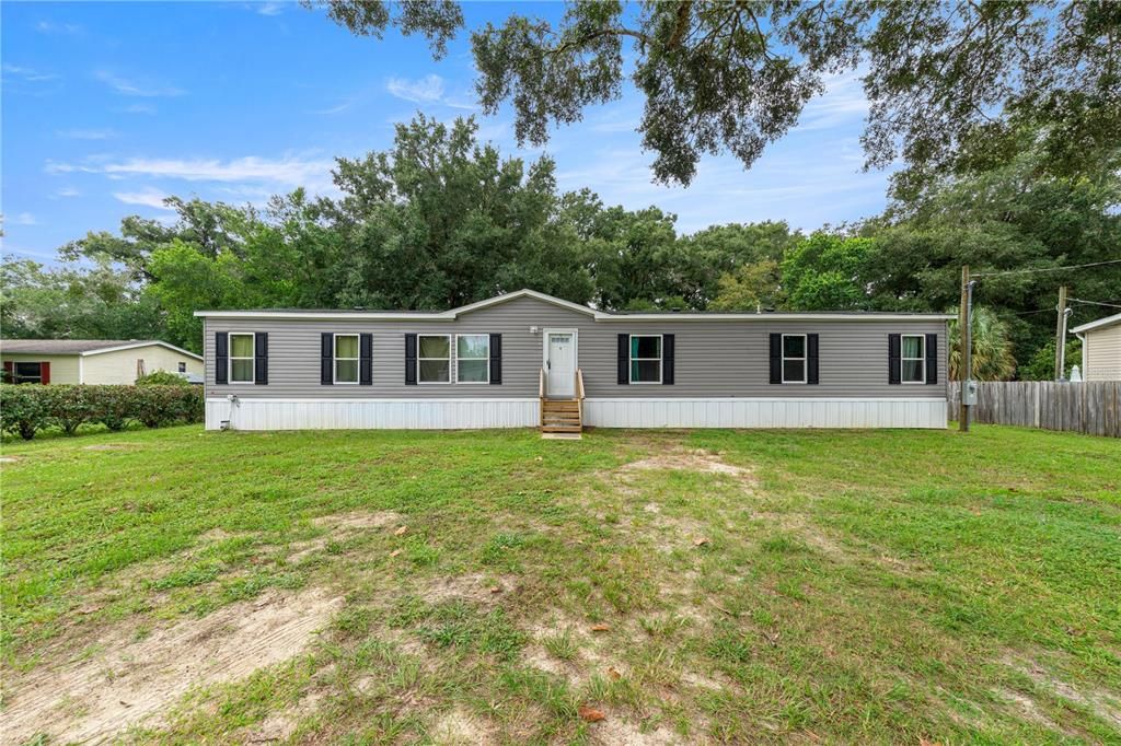 For Sale: $249,900 (4 beds, 3 baths, 1976 Square Feet)