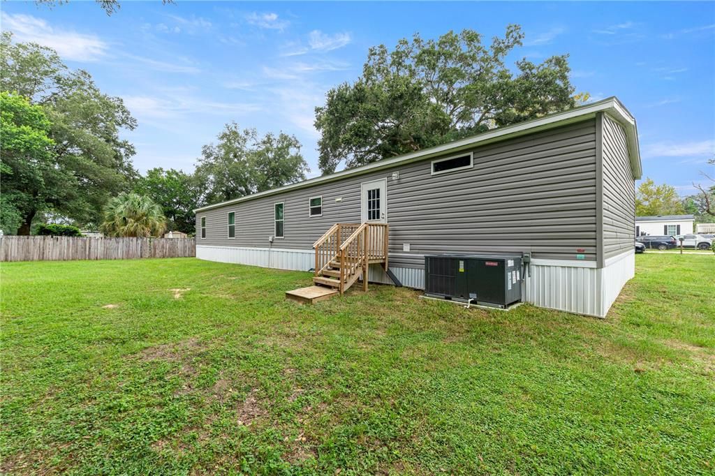 For Sale: $249,900 (4 beds, 3 baths, 1976 Square Feet)