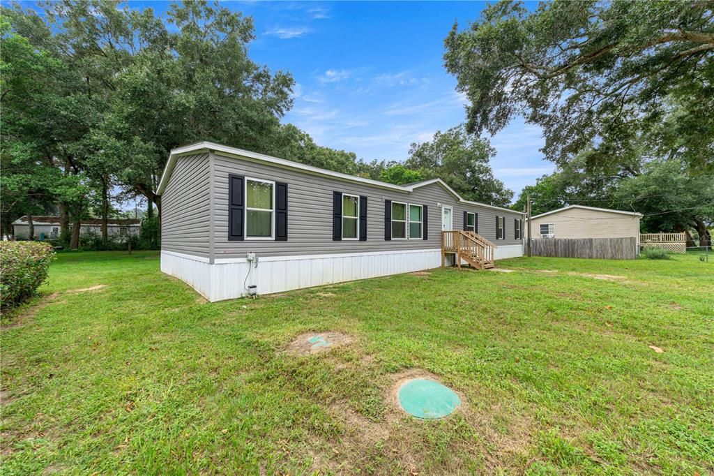 For Sale: $249,900 (4 beds, 3 baths, 1976 Square Feet)