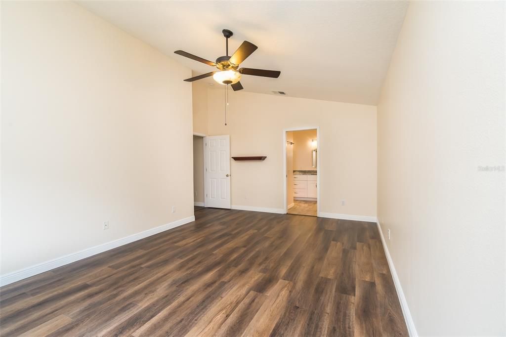 For Sale: $415,000 (4 beds, 2 baths, 1926 Square Feet)