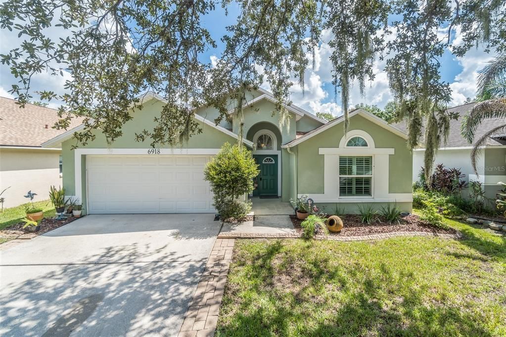 For Sale: $415,000 (4 beds, 2 baths, 1926 Square Feet)