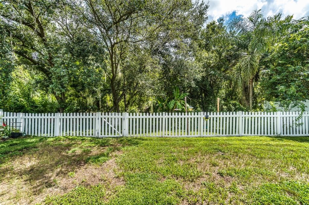 For Sale: $415,000 (4 beds, 2 baths, 1926 Square Feet)