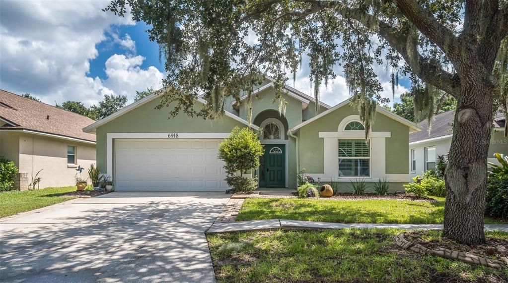 For Sale: $415,000 (4 beds, 2 baths, 1926 Square Feet)