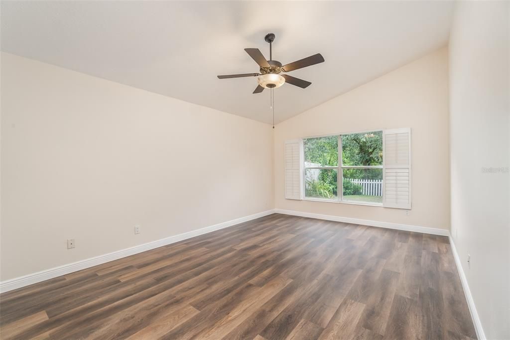 For Sale: $415,000 (4 beds, 2 baths, 1926 Square Feet)