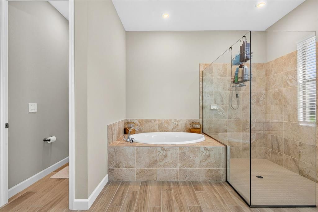For Sale: $970,000 (3 beds, 3 baths, 2787 Square Feet)