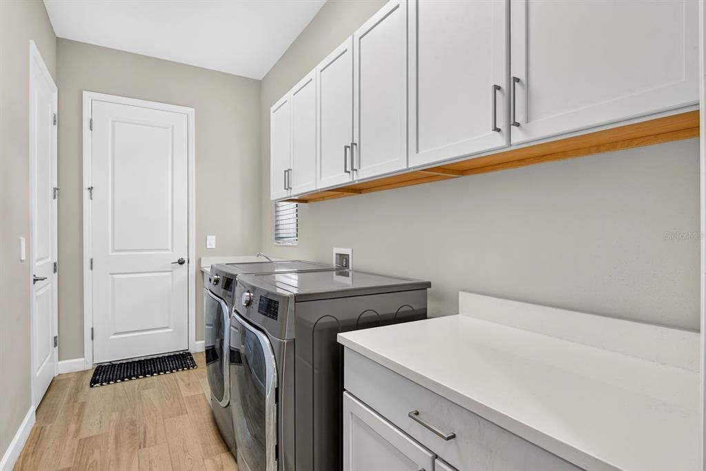 For Sale: $970,000 (3 beds, 3 baths, 2787 Square Feet)