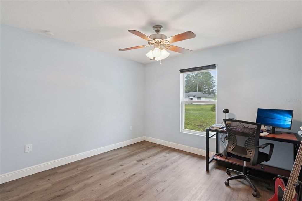 For Sale: $325,000 (3 beds, 2 baths, 1285 Square Feet)