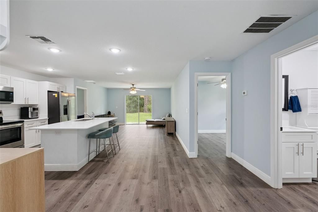 For Sale: $325,000 (3 beds, 2 baths, 1285 Square Feet)