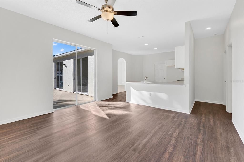 Active With Contract: $274,900 (4 beds, 2 baths, 1744 Square Feet)