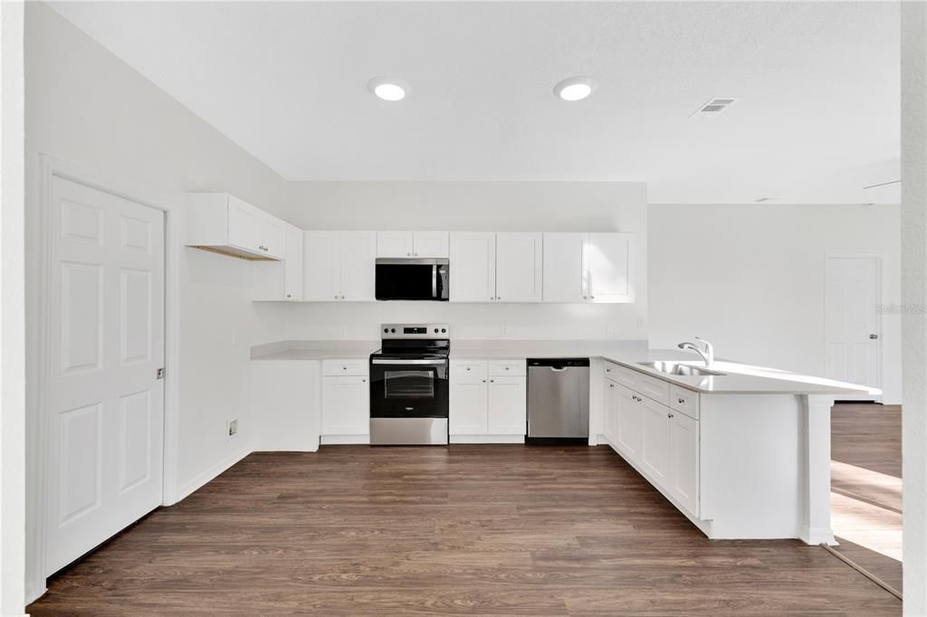 Active With Contract: $274,900 (4 beds, 2 baths, 1744 Square Feet)