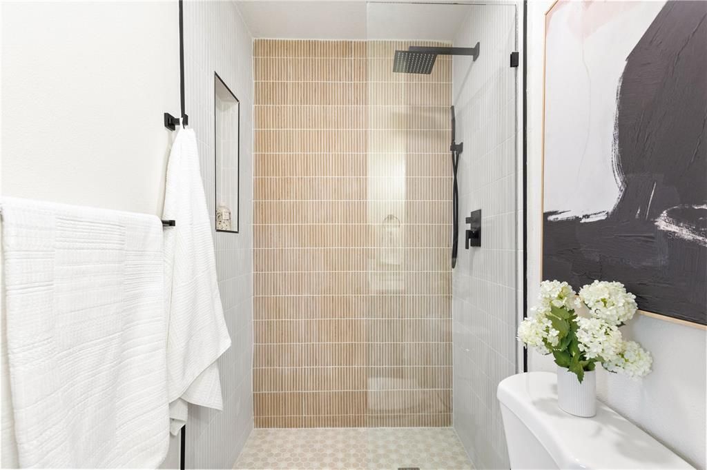 For Sale: $499,000 (4 beds, 2 baths, 1526 Square Feet)