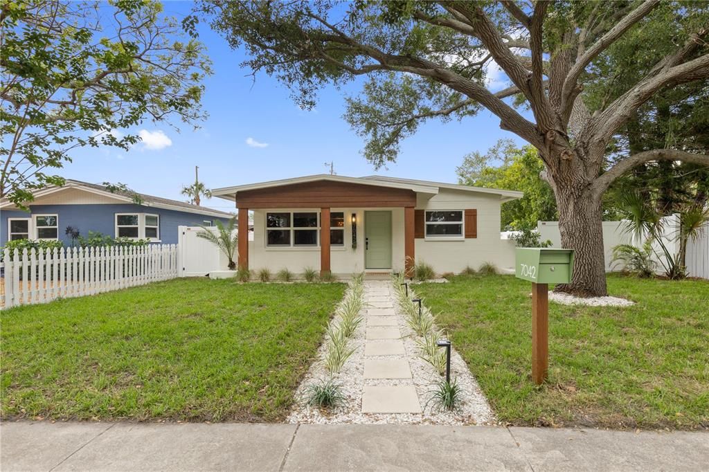 For Sale: $499,000 (4 beds, 2 baths, 1526 Square Feet)