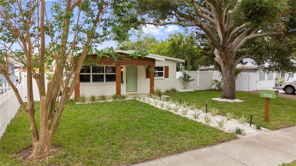 For Sale: $499,000 (4 beds, 2 baths, 1526 Square Feet)