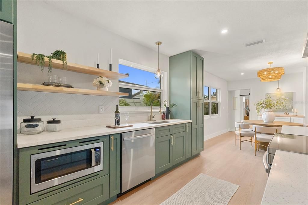For Sale: $499,000 (4 beds, 2 baths, 1526 Square Feet)