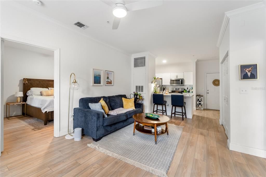 For Rent: $2,700 (2 beds, 2 baths, 1054 Square Feet)