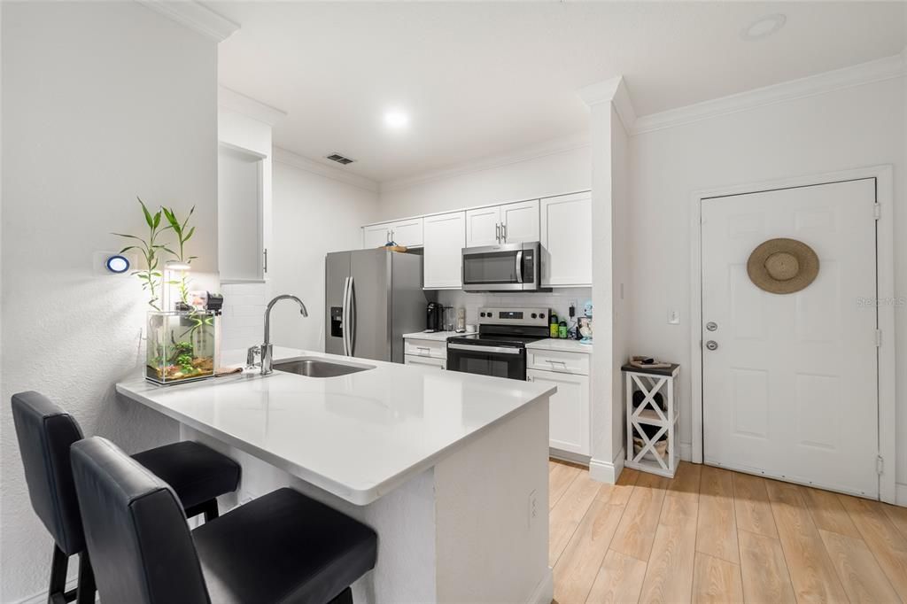 For Rent: $2,700 (2 beds, 2 baths, 1054 Square Feet)