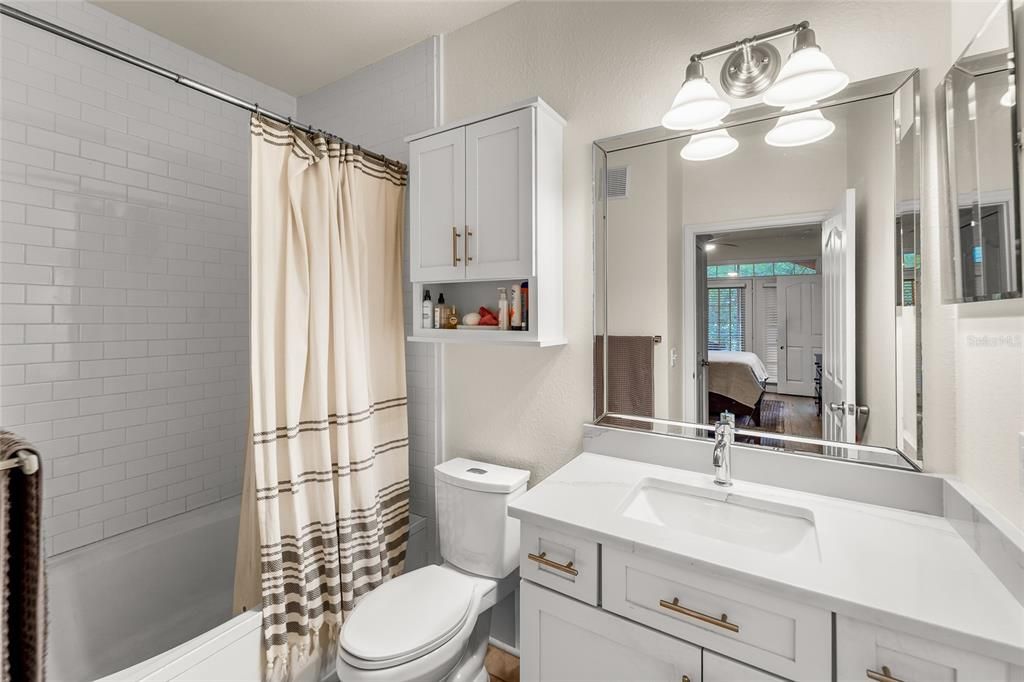 For Rent: $2,700 (2 beds, 2 baths, 1054 Square Feet)