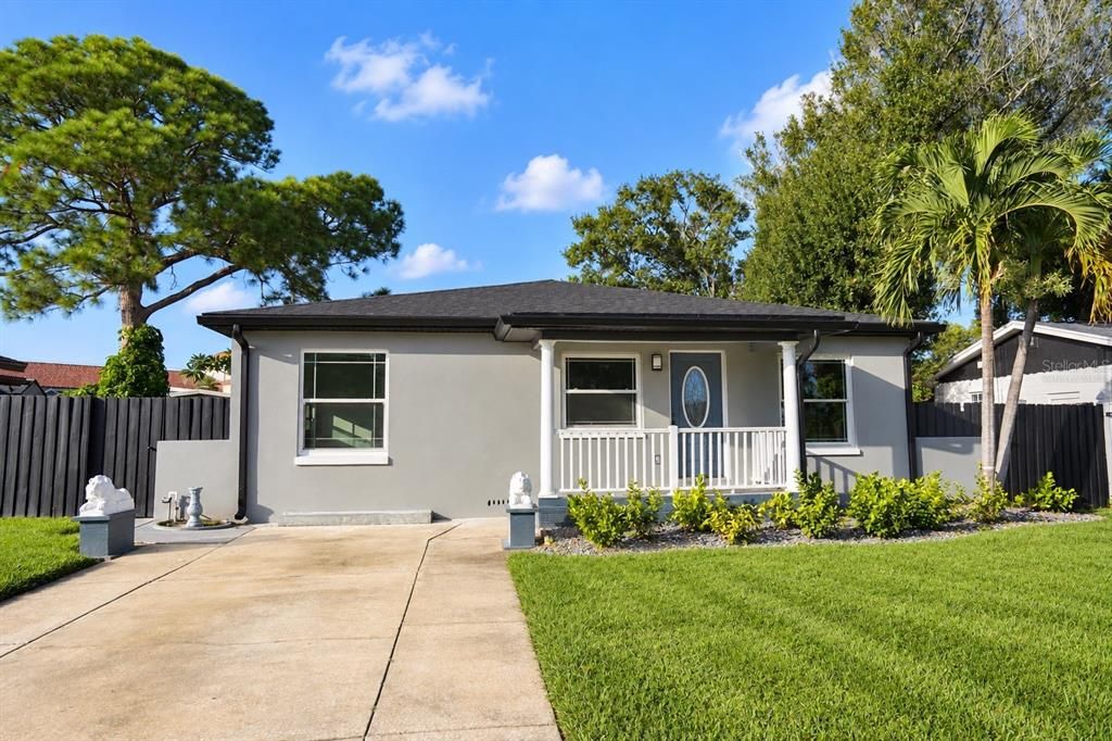 For Sale: $440,000 (3 beds, 2 baths, 1204 Square Feet)