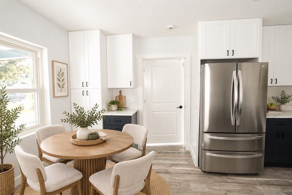For Sale: $440,000 (3 beds, 2 baths, 1204 Square Feet)