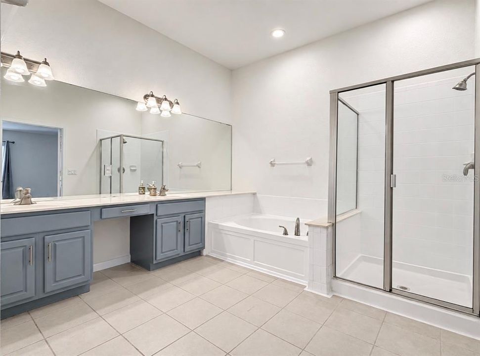 For Rent: $3,200 (4 beds, 2 baths, 2039 Square Feet)