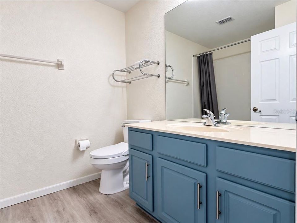 For Rent: $3,200 (4 beds, 2 baths, 2039 Square Feet)