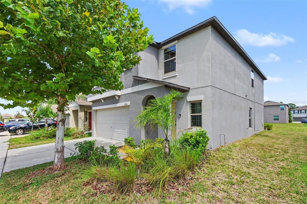 For Sale: $324,900 (5 beds, 2 baths, 2264 Square Feet)