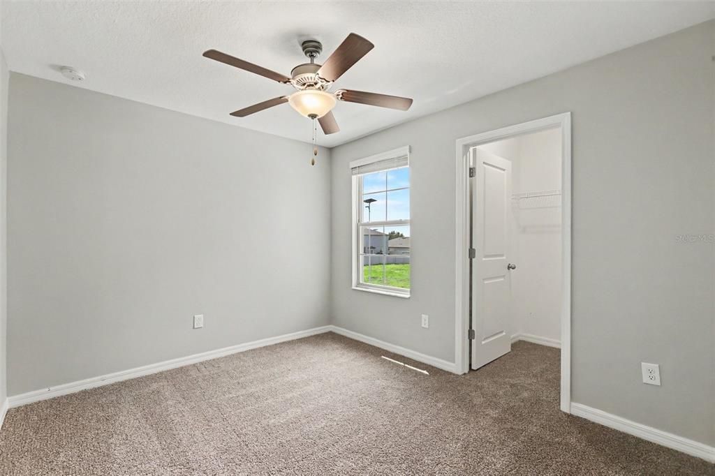For Sale: $324,900 (5 beds, 2 baths, 2264 Square Feet)