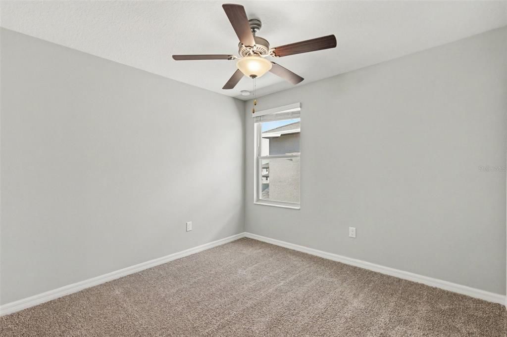 For Sale: $324,900 (5 beds, 2 baths, 2264 Square Feet)