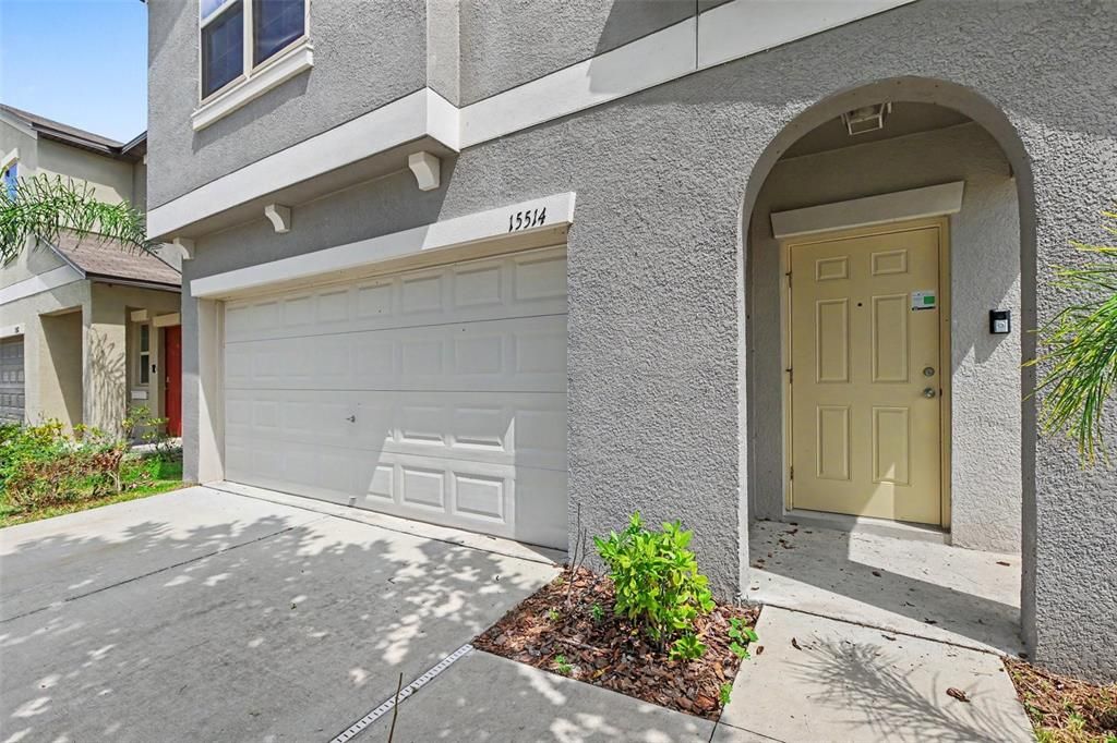 For Sale: $324,900 (5 beds, 2 baths, 2264 Square Feet)