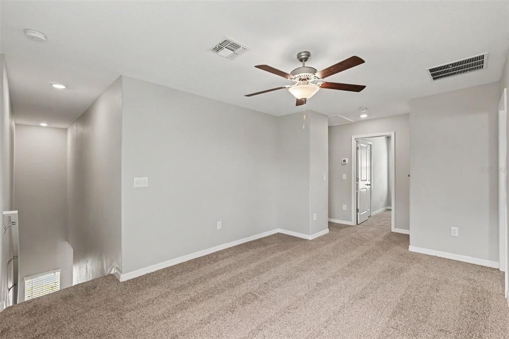 For Sale: $324,900 (5 beds, 2 baths, 2264 Square Feet)
