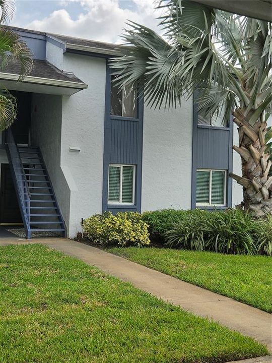 For Rent: $2,000 (2 beds, 2 baths, 1054 Square Feet)