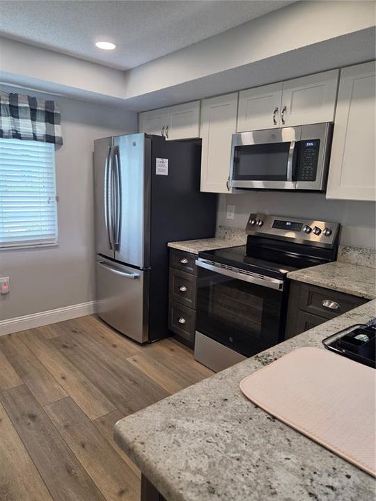For Rent: $2,000 (2 beds, 2 baths, 1054 Square Feet)