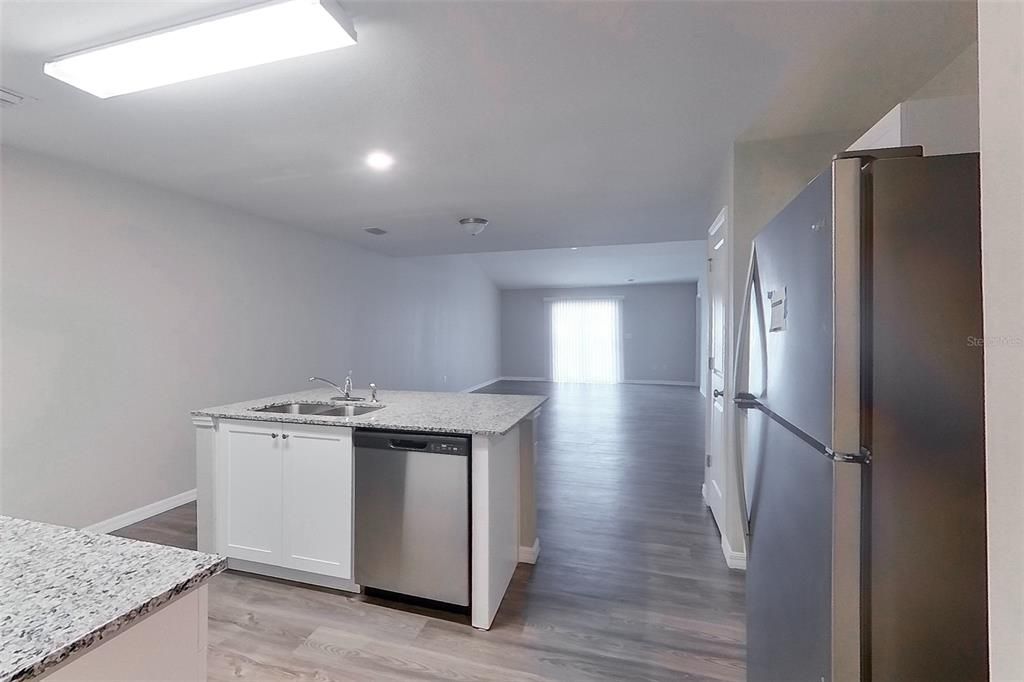 For Rent: $1,525 (3 beds, 2 baths, 1400 Square Feet)