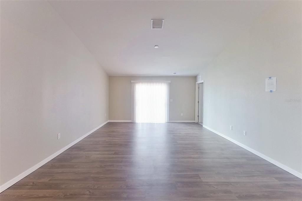 For Rent: $1,525 (3 beds, 2 baths, 1400 Square Feet)