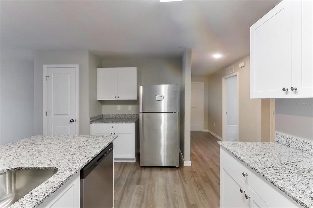 For Rent: $1,525 (3 beds, 2 baths, 1400 Square Feet)