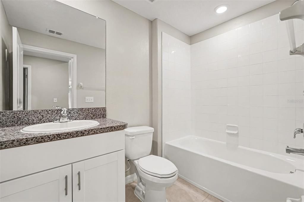 For Sale: $274,900 (3 beds, 2 baths, 1432 Square Feet)