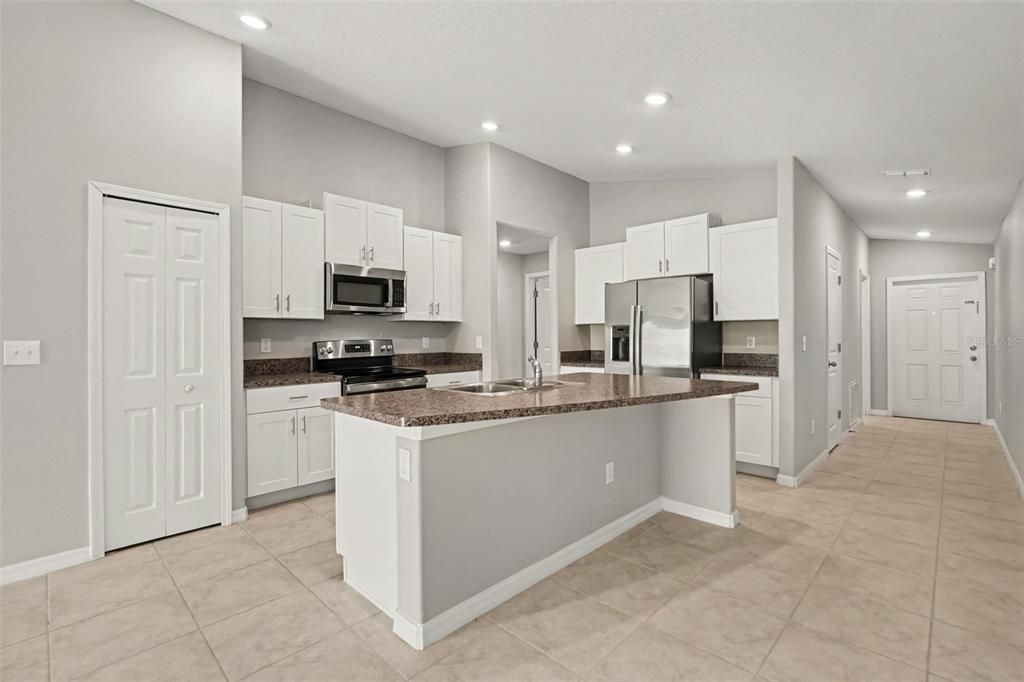 For Sale: $274,900 (3 beds, 2 baths, 1432 Square Feet)
