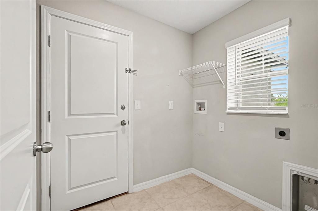 For Sale: $274,900 (3 beds, 2 baths, 1432 Square Feet)