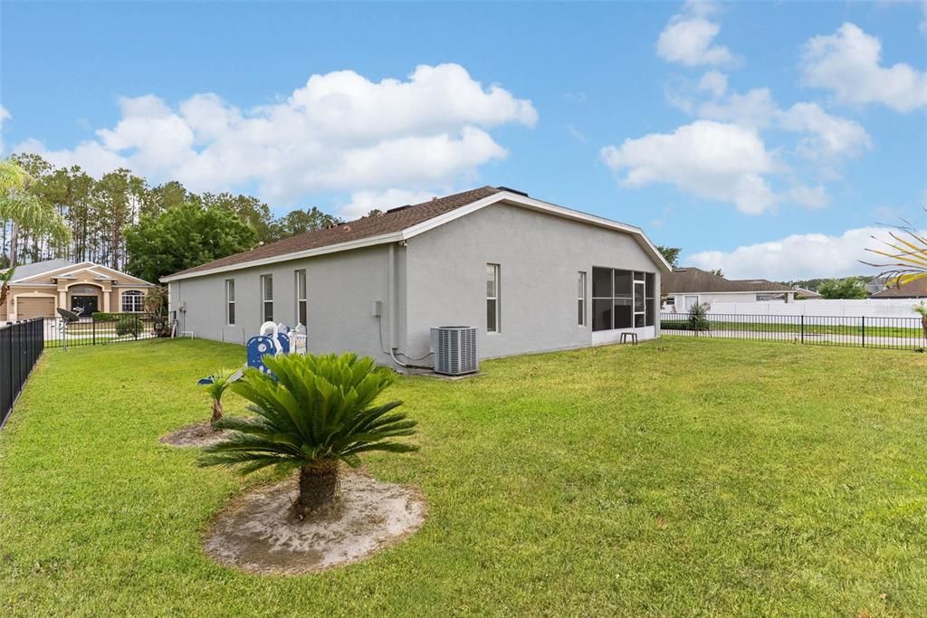 For Rent: $2,700 (3 beds, 2 baths, 1871 Square Feet)