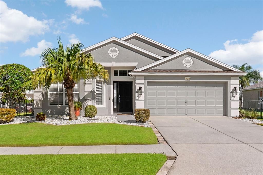 For Rent: $2,700 (3 beds, 2 baths, 1871 Square Feet)