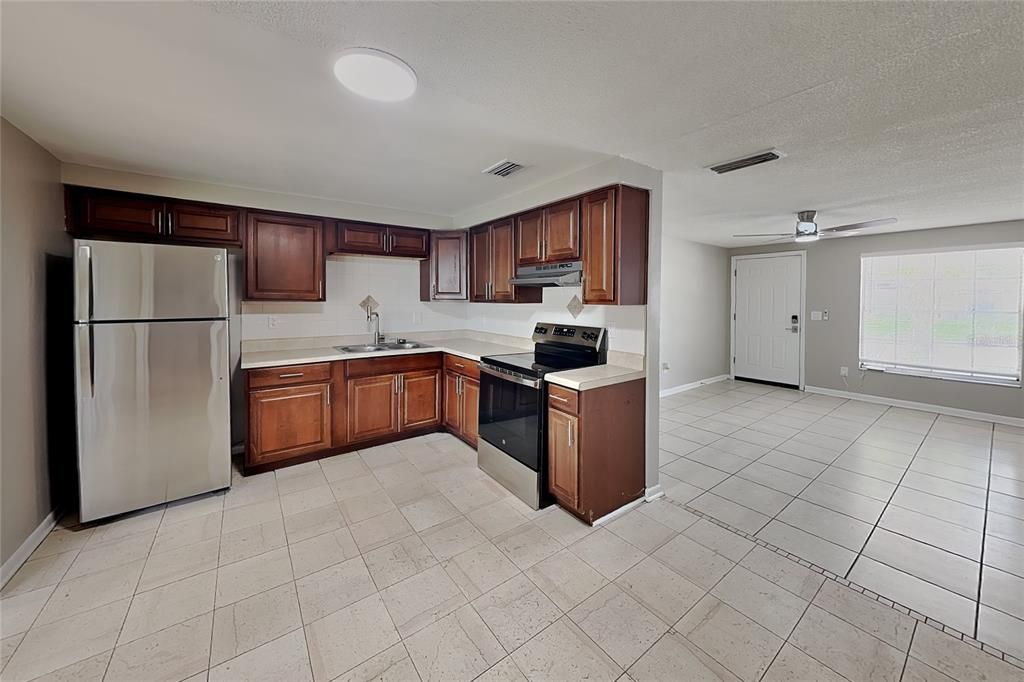 For Rent: $2,899 (3 beds, 2 baths, 1092 Square Feet)