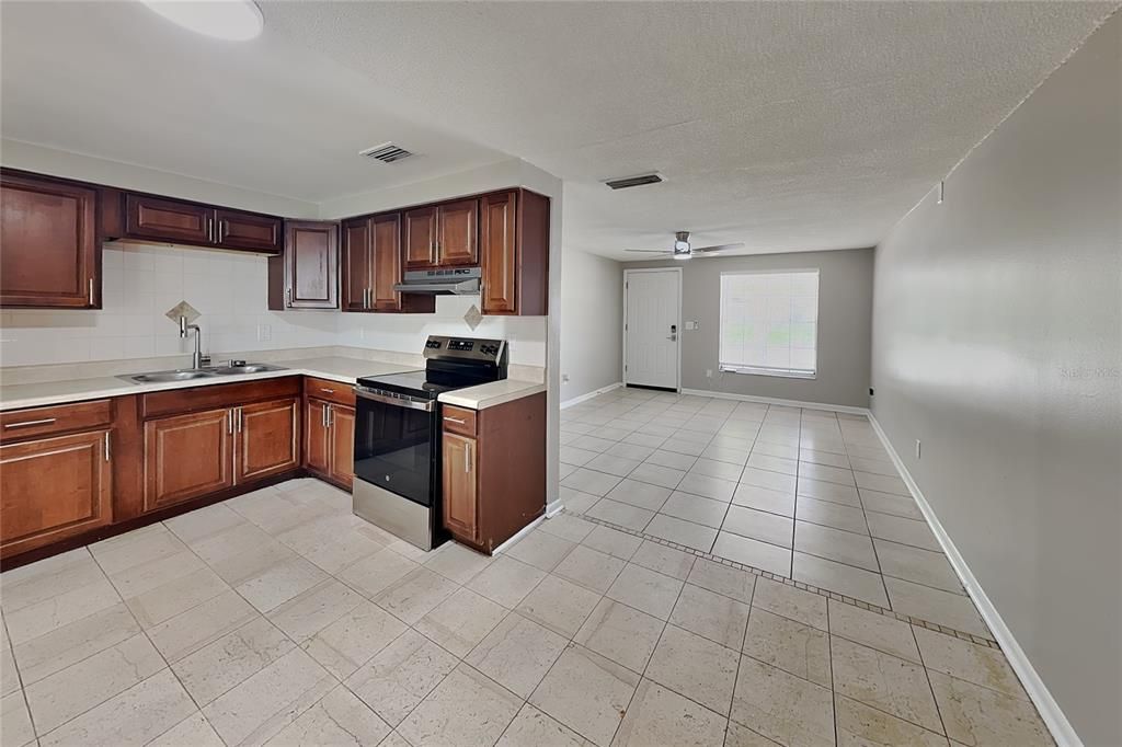 For Rent: $2,899 (3 beds, 2 baths, 1092 Square Feet)