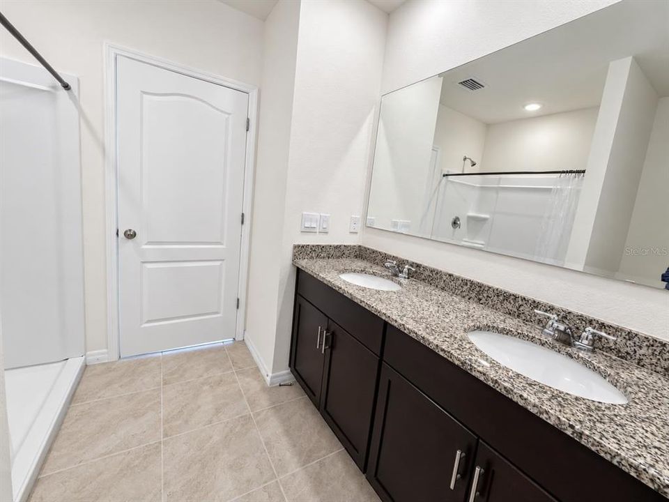 For Rent: $2,500 (3 beds, 2 baths, 1508 Square Feet)