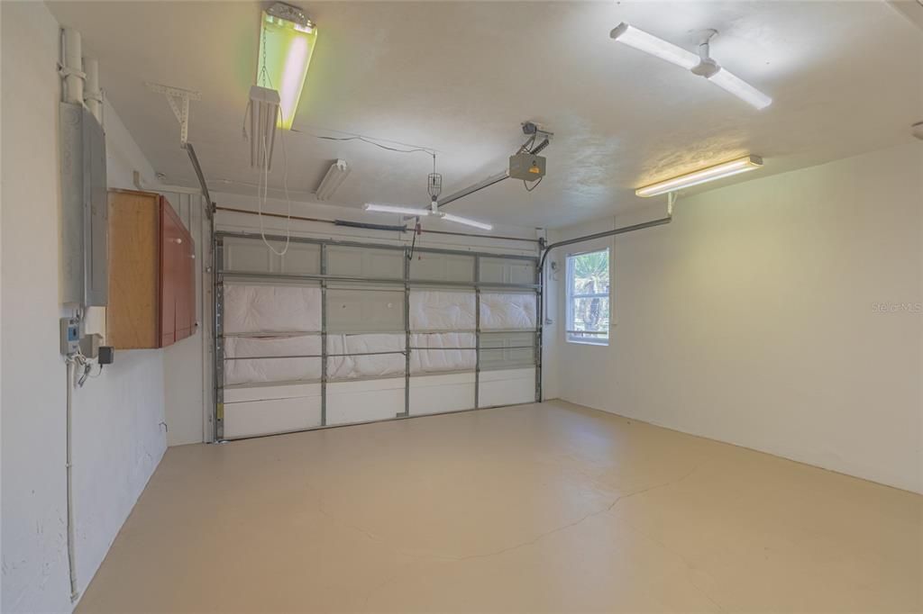 For Sale: $278,000 (3 beds, 2 baths, 1583 Square Feet)