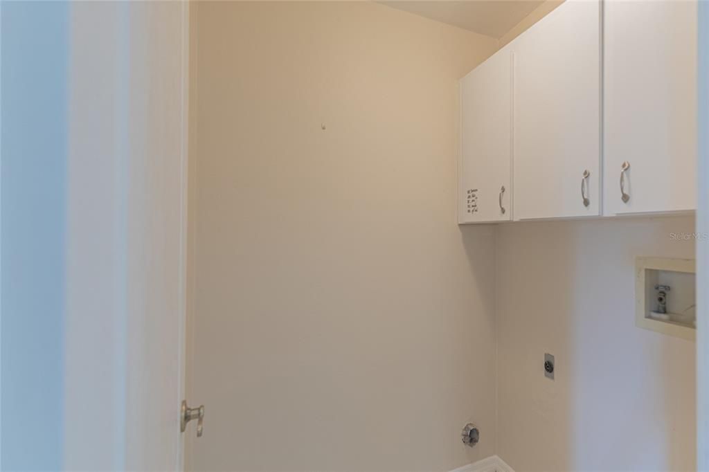For Sale: $278,000 (3 beds, 2 baths, 1583 Square Feet)
