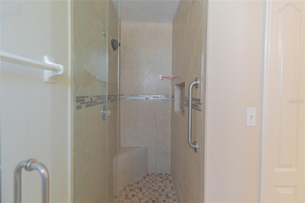 For Sale: $278,000 (3 beds, 2 baths, 1583 Square Feet)